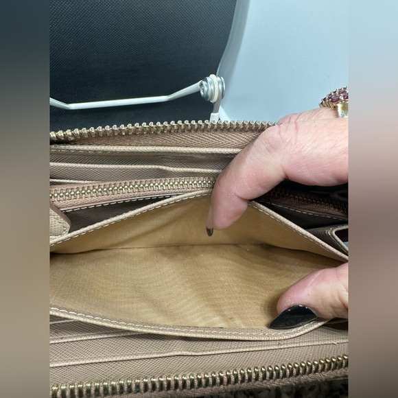 Prada Saffiano Leather Bow Beige Long Zip Wallet - Picture 8 of 10